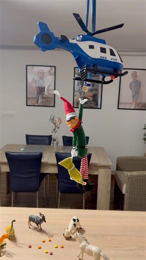 Elf on the Shelf🤫🥲#elfs #elfontheshelf #night #play #christmas #funny #funnyvideo 🌲