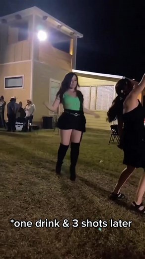 Lalalala livin’ my lifeee ✨ #ileftnocrumbs #justvibes