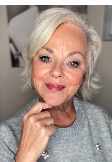 Glam Makeup Tips for New Year's Eve Over 50