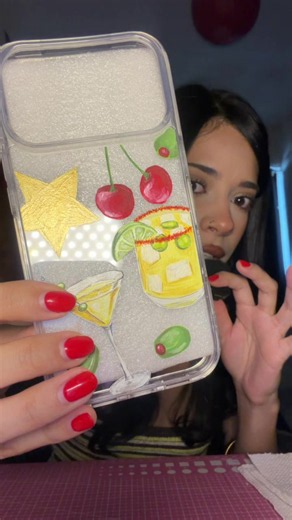 Pinte mi propia case @Ppolkadoll ⭐️#fyp #painting #paint #fundaspersonalizadas
