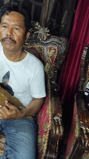 Exploring Traditional Bugis Music Live