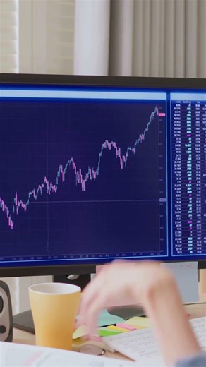 How $200 a Month Can Become $400,000 (The Power of Consistent Investing)