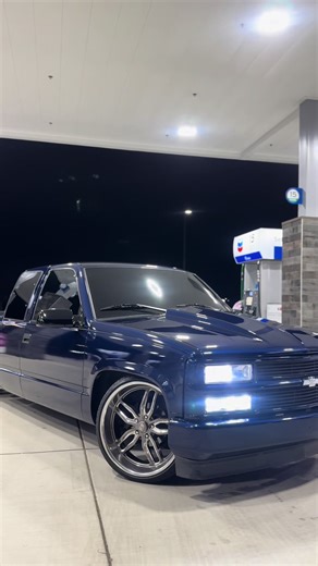 Stunning Truck Paint Job for OBS Chevy Enthusiasts