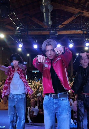 #ONEOREIGHT 1st LIVE TOUR -GATHER- in CHICAGO 🇺🇸 thank you✨ #1OR8 #GATHER #1OR8_TOUR_GATHER #GATHERintheAmericas