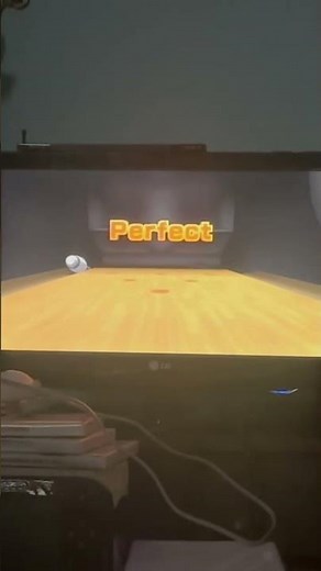 Wii sports resort Bowling perfect game 300