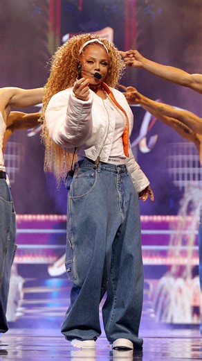 This performance was 💞 EVERYTHING 💞 @janetjackson #AMAs | American Music Awards