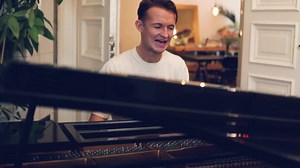 Just when I thought this week couldn’t get any better after the Love Island sync, I find out that BBC Radio 1 are playing my song ‘Keep On Loving’ tonight on Huw Stephens show from 11pm. Watch the acoustic version I filmed with small sessions on YT 💫❤️ | Luke Burr