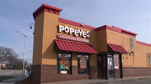Popeyes restaurant shuts down after DoorDash driver records roaches crawling on orders