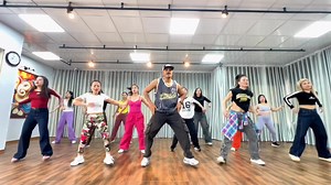 Dancing with my loving and energetic members ❤️❤️ Song - PAL PARTY ZIN 115 🔥🔥 DEMBOW FUSION CHOREO - ZJ JEIMY BUENO & ALINA DUMA SHOW SOME LOVE ❤️ #zin115 #zumba #ZINPlay #zumbacommunity #zincommunity #zumbainstructor #zinlife #zumbaclass #exploremore | Surajdancefitness