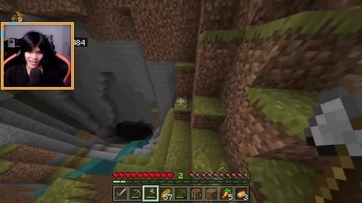 Minecraft Gameplay: Exploring Underground Caves