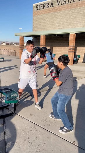 Sierra Vista Middle School’s Boxing Club getting some practice in the sun today! 🥊 | Sunnyside School District