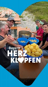 Heute Abend startet "Berghütten mit Marcus Fahn" um 19.30 Uhr im BR - Bayerischer Rundfunk​ - oder schon jetzt in der ARD Mediathek​. Da haben wir unserem Kollegen aus dem Bayern 1 Morgen, Marcus Fahn​, doch mal einen spontanen Besuch auf der Gori Alm abgestattet - und direkt dieses coole Paar kennengelernt: Die Hüttenwirtin und der -wirt mit ihrer "knalligen" Kennenlerngeschichte 🎈♥. Sie wollen mehr von den Berghütten sehen? Immer freitags um 19.30 im BR Fernsehen oder jederzeit in der ARD Med