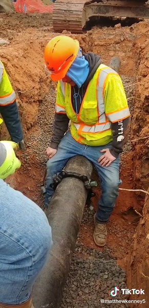 Understanding the Megalug: A Day in the Life of a Pipelayer