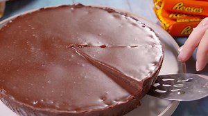 31K views · 322 reactions | This Reese's Pieces Big Cup Brownie will...
