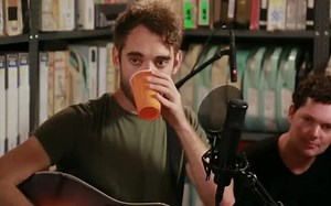 「BANNERS」又仙又磁！英国小众乐队BANNERS 做客Paste Studio NYC直播现场演绎新单