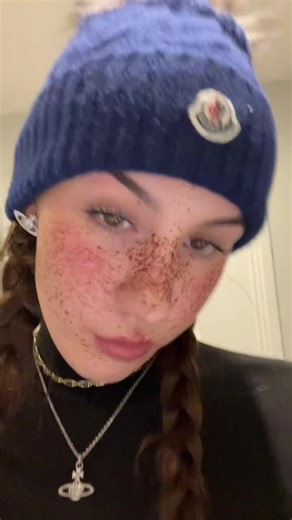 My feet hate me. I can’t walk today.