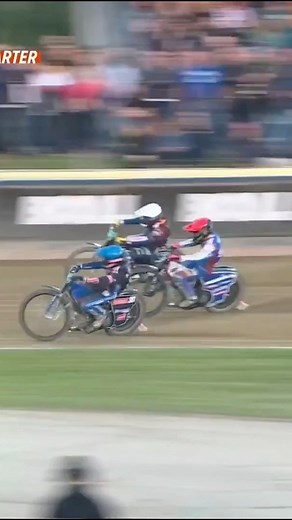 Madsen slams the door shut 🚪 and that crash from Dan Bewley at the end 🙈Leon Madsen #️⃣30 was NOT letting Dominik Kubera Racing through in Heat 8 ⚔️#FIMSpeedwayGP | #CroatianSGP 🇭🇷#SpeedwayGP #racing #motorsport #motorcycle #bikes | FIM Speedway Grand Prix