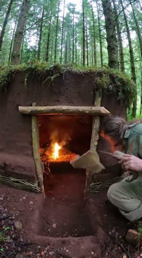 Building a Primitive Mud Hut from Scratch 🌿