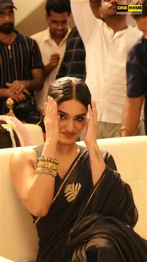 Still vibing to Kalyani… but how stunning is Saniya Iyappan at the Varavu trailer launch? ✨❤️