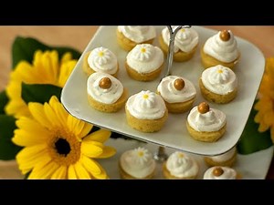 The Great Gatsby: Daisy's Mini Lemon Cakes