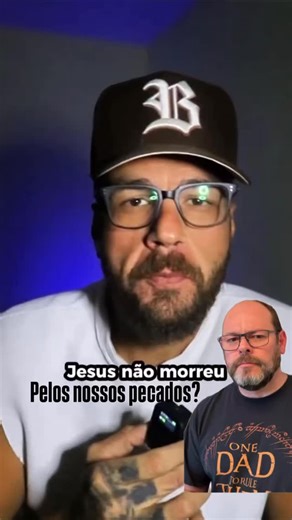 Maurilo Borges • Bíblia & Evangelismo on Instagram: "Quer estar preparado para defender aquilo que você acredita? Eu escrevi um livro onde eu respondi às 10 principais objeções feitas ao cristianismo. Perguntas como “se Deus existe, porque tem sofrimento no mundo?”, “a Bíblia não é cheia de contradições?” e “como pode um Deus de amor mandar pessoas para o inferno?”Comente Desafio 21, que eu te mando o link do livro. Ouvir essas coisas de um ateu de internet como o Toshio ou mesmo a Aline, é comu