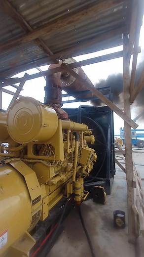 warming up cat3512 1500kva#genset #gensetcat3512 #gensetcaterpillar #operatorgenset #engineering #electricalengineering #electrician #fyp #fypシ #dumai #riau