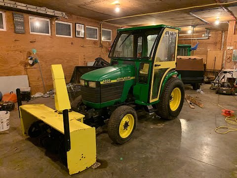 Fixing a compact tractor, John Deere 4400