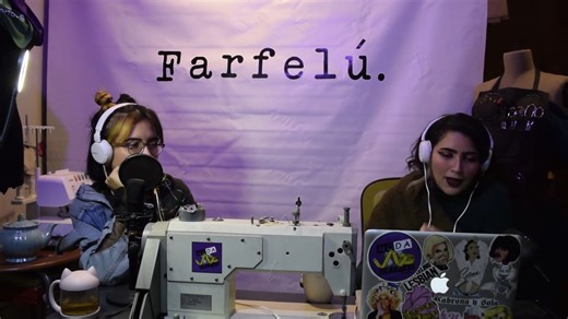 3K views · 139 reactions | ¿Sabías que Vivienne Westwood fue la mujer que llevó el punk a las pasarelas? Convirtió los corsets en símbolo de poder y vistió a generaciones enteras para gritarle al mundo que la moda es también política. En este video de modagrafías te cuento por qué su trabajo sigue marcando tendencia incluso después de su partida! ¿Cuál de sus diseños icónicos es tu favorito? | Farfelú | Facebook