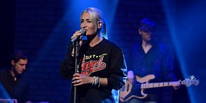 Ladies and gentlemen, Sarah Connor live bei uns mit "Wie schön du bist". Schön! | 3nach9