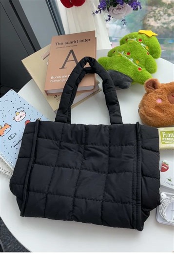 My everyday bag for college vibes 💫🎀 #everydaybag #collegebag #unibag #pufferbag #tiktokshopblackfriday