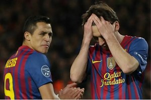 Alexis Sánchez, sobre la presión y la autoexigencia de Lionel Messi: contó cómo fue el día que lo vio llorar por fallar un penal en la Champions