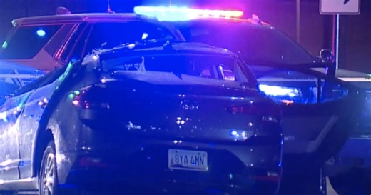 Driver crashes after speeding, shooting at troopers on Loop 202 near Williams Field Road