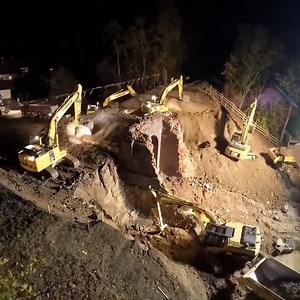 21M views · 30K reactions | This railway bridge was completely replaced in just four days! 勞 | UNILAD | Facebook