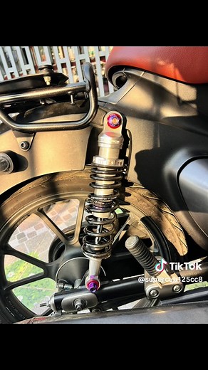 Super Cub Black C125 Modifications and Features