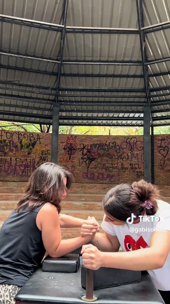 Arm Wrestling Techniques and Tips