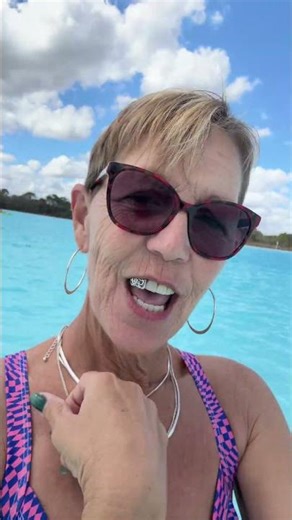 Stylish Woman Lip Sync in Water 🌊💄 | Beautiful Song Moment