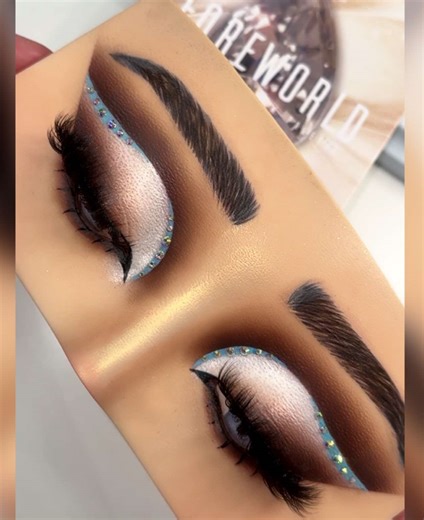 FOREWORLD Eyeshadow Palette Review and Techniques