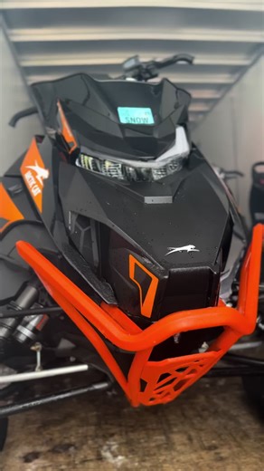 Mastering Snowmobile Riding in Deep Powder Conditions