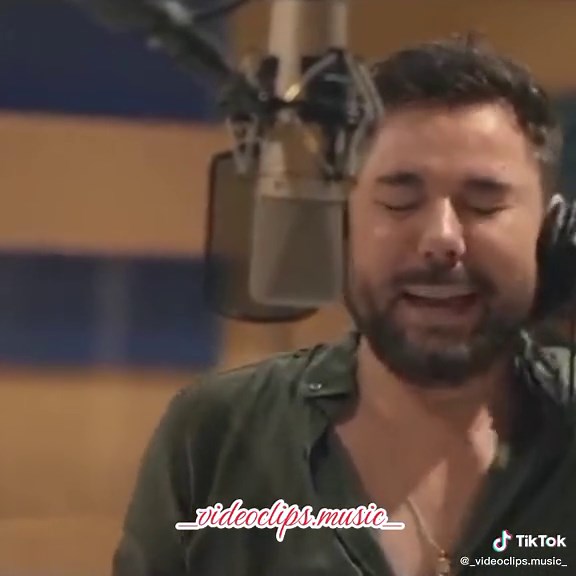 Miguel Poveda y El Arrebato: Primaveras en el Pelo Cover