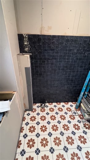 Guide to Tiling Your Bathroom Walls