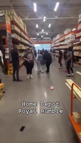 Home Depot has gone from a hardware store for builders to a chaotic arena for ghetto brawls SMH 🤯
