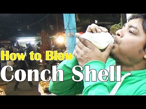 This Guy Shows how to Blow Conch Shell | Amazing Skills | Near Ganga Ghat