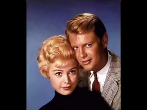 Max Steiner / 101 Strings Orchestra: Theme From 'A Summer Place' - Movie Clips