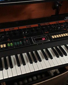 @skiesspeak rocking on the Prophet 5, TR-808, Jupiter 8, and Jupiter 6 on a Sunday morning at VSM. #sunday #sundayfunday #sundays #sun #day #prophet5 #tr808 #jupiter8 #jupiter6 #synth #synthesizer #analog #analogue #analogsynth #vintage #vintagesynthmuseum #analogsynthesizer #vintagesynth #vintagesynthesizer #moog #gearporn #synthporn #analogsynths #synths #music #synthesizers #oakland #berkeley #emeryville #studio | Vintage Synthesizer Museum | Facebook