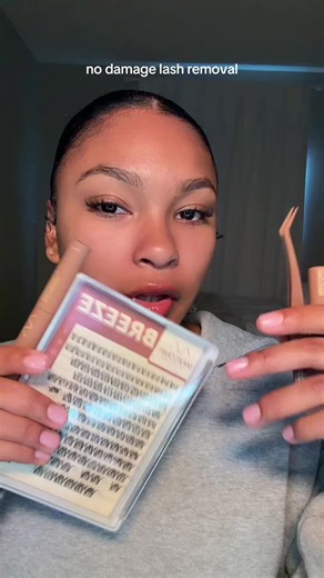 So easy 🤭#lashremoval #lashclusters #spiderlashes #clusters #diylashes