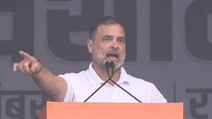 आप सबने देखा होगा कि सदन में अमित शाह का हाथ कांप रहा था। अमित शाह तभी तक बहादुर हैं, जब तक इनके हाथ में सत्ता है। जिस दिन सत्ता गई, उसी दिन इनकी बहादुरी भी निकल जाएगी। : नेता विपक्ष श्री Rahul Gandhi 📍रामलीला मैदान, दिल्ली | Youth Congress Central U.P.