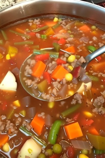 "I've been making this at least twice a week for the past month! I can't seem to keep it in the house. I've passed the recipe along to a few friends and they have the same problem, haha." FULL RECIPE 💬👇 | Easy Recipes