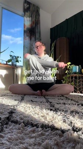 the loop on the song was crazy #ballet #ballettok #dancer #grwm #grwmballet #balletdancer #dance #dancersoftiktok #stretching