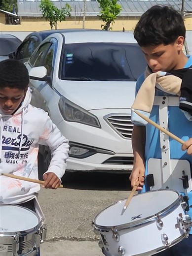 Calentando Instrumentos para el 27 de Febrero