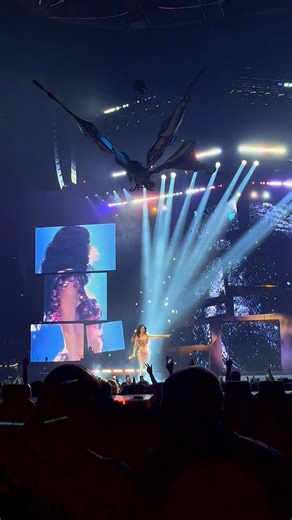 Katy Perry - Firework The LIFETIMES Tour | Toronto Night 2 🦋 Scotiabank Arena 🇨🇦 Full video: https://vt.tiktok.com/ZSfAyJd2X/ | Clifford Libo-on